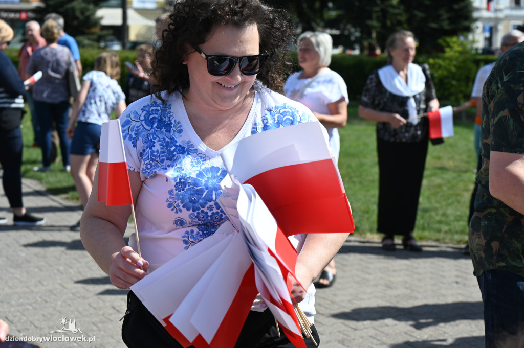 Przemarsz ze 100-metrową biało-czerwoną