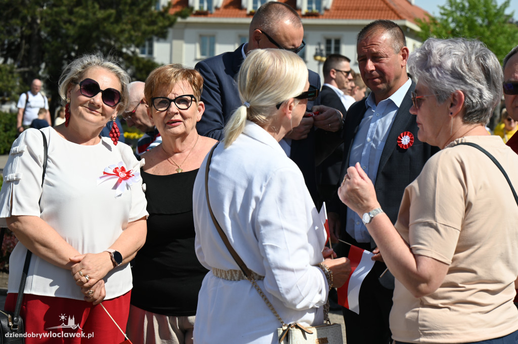 Przemarsz ze 100-metrową biało-czerwoną
