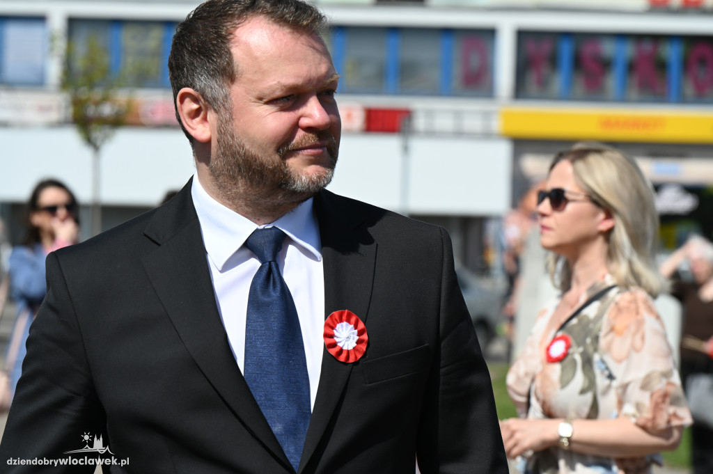 Przemarsz ze 100-metrową biało-czerwoną