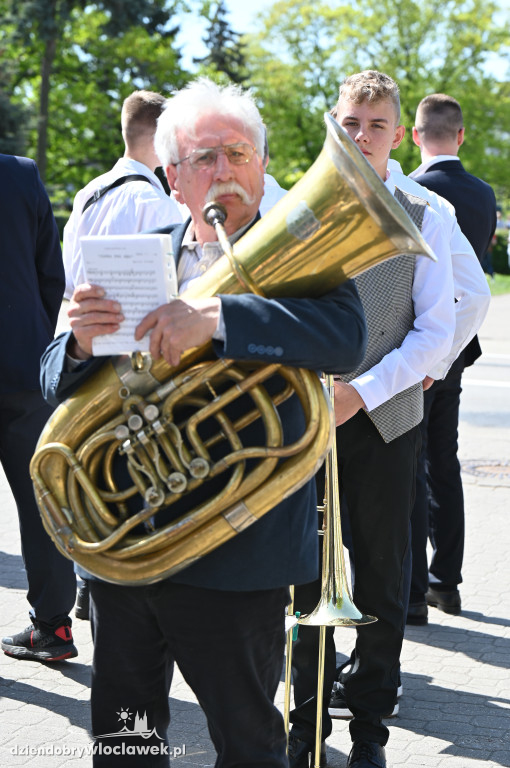 Przemarsz ze 100-metrową biało-czerwoną