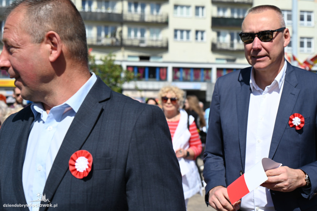 Przemarsz ze 100-metrową biało-czerwoną