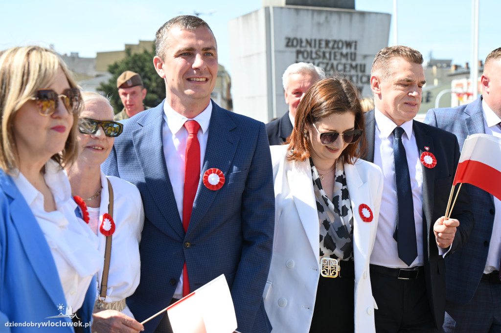 Przemarsz ze 100-metrową biało-czerwoną