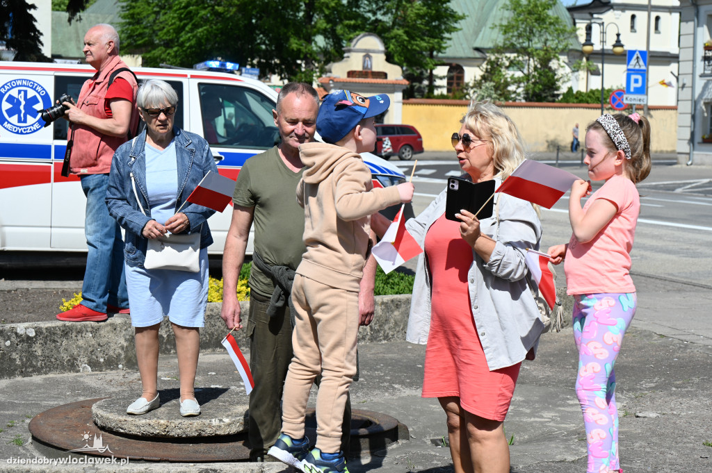 Przemarsz ze 100-metrową biało-czerwoną