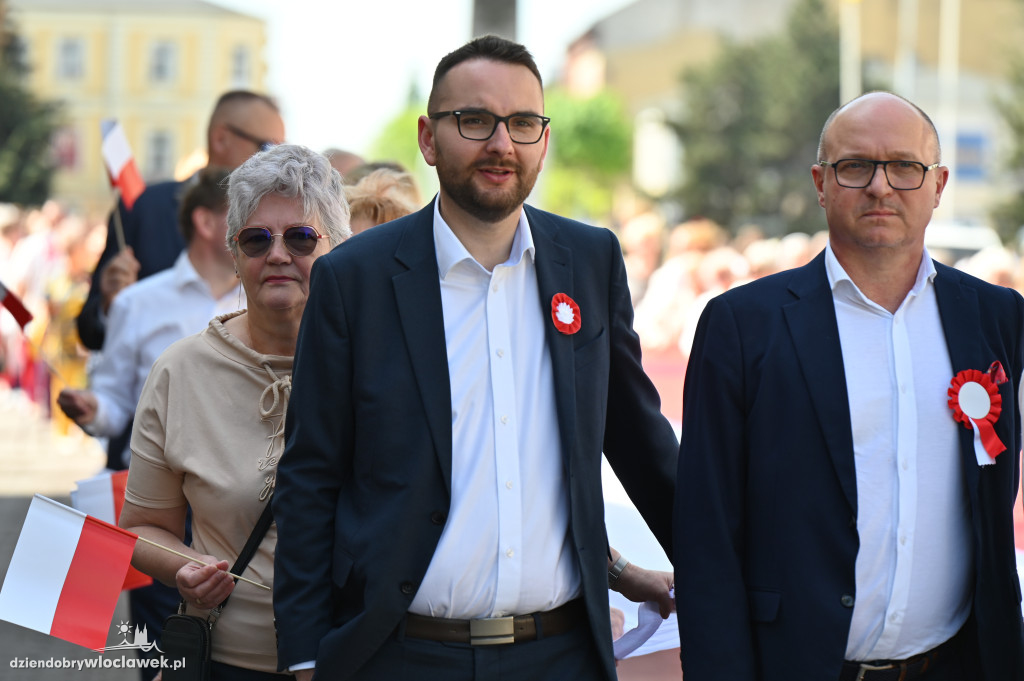 Przemarsz ze 100-metrową biało-czerwoną