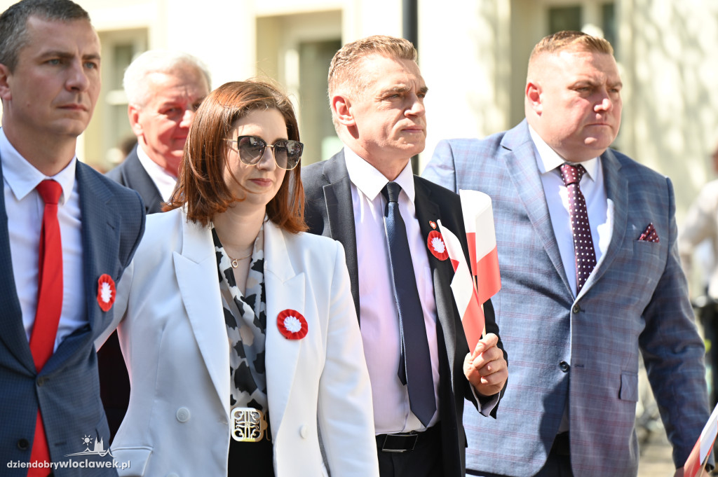 Przemarsz ze 100-metrową biało-czerwoną