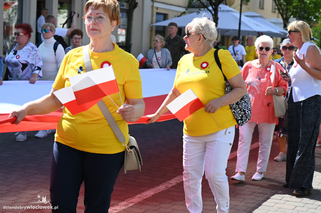 Przemarsz ze 100-metrową biało-czerwoną