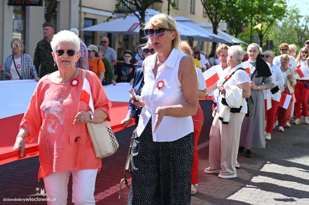 Przemarsz ze 100-metrową biało-czerwoną