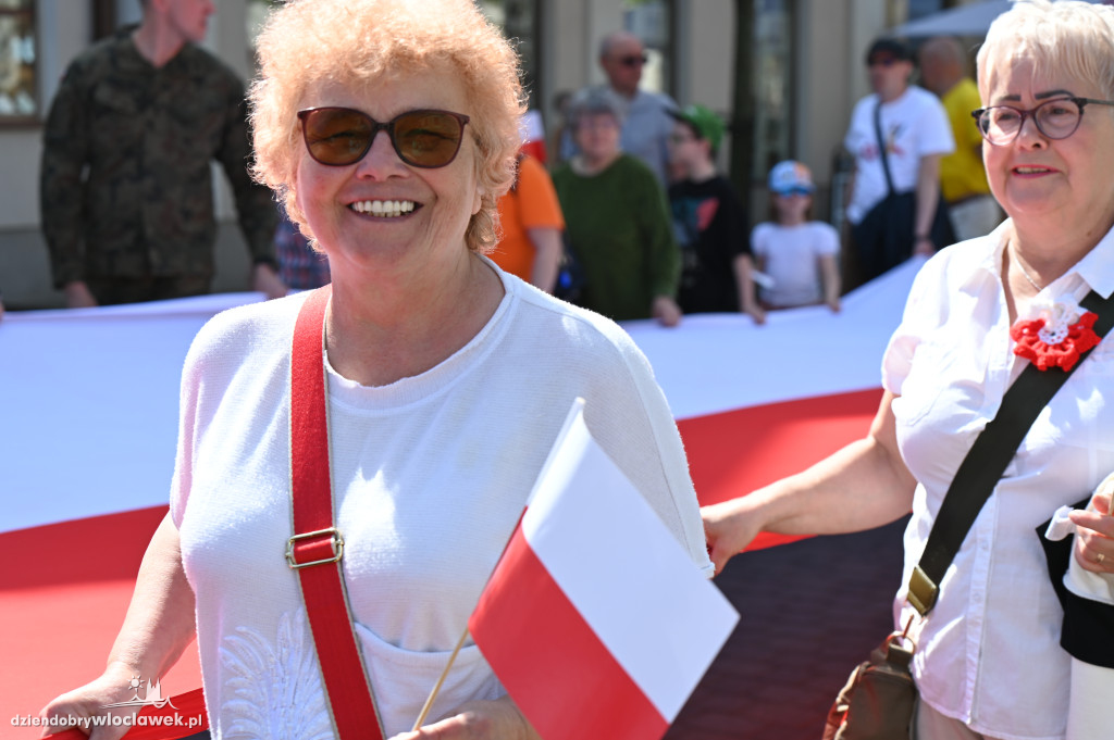 Przemarsz ze 100-metrową biało-czerwoną