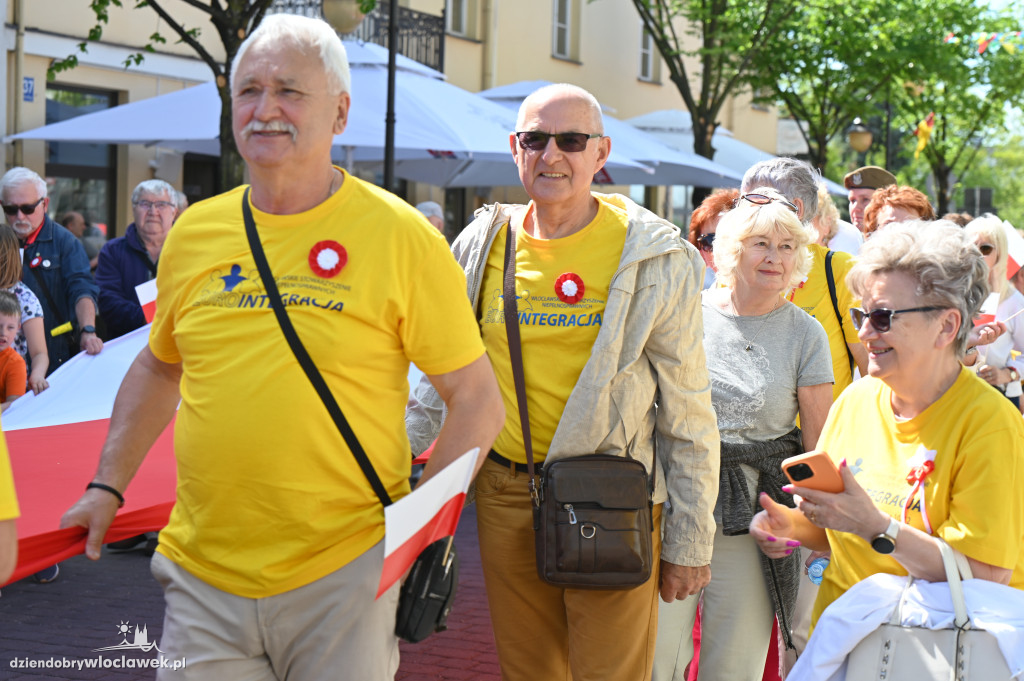Przemarsz ze 100-metrową biało-czerwoną