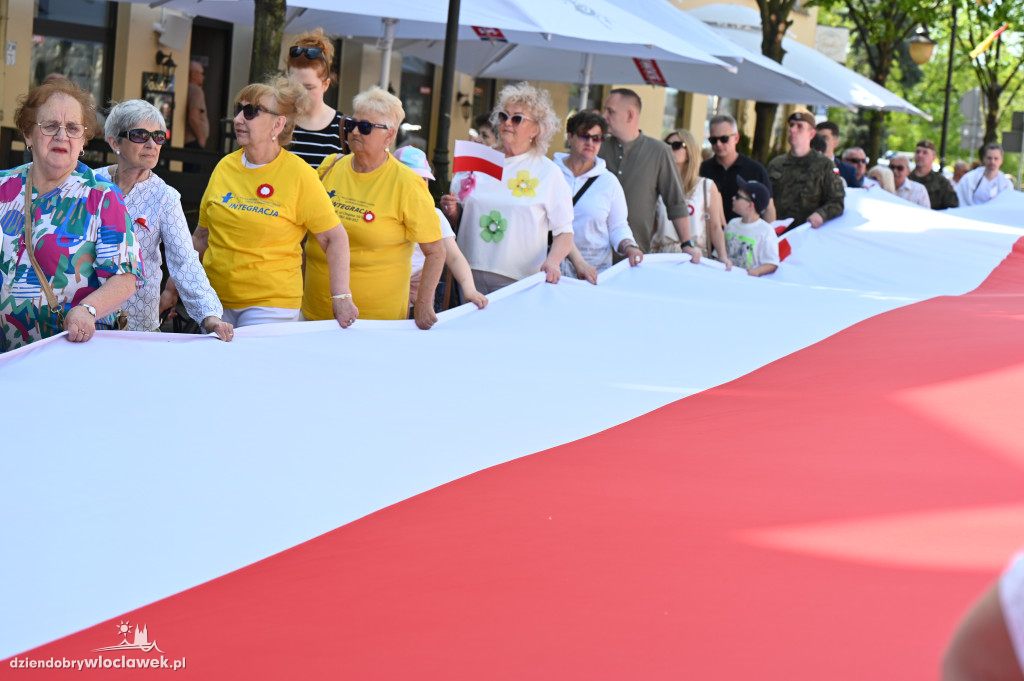 Przemarsz ze 100-metrową biało-czerwoną