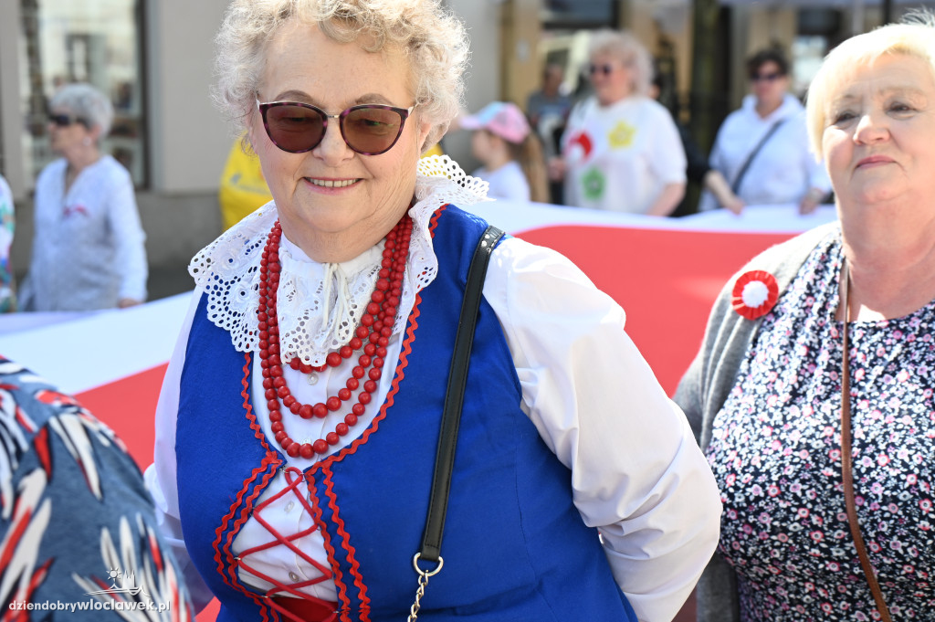 Przemarsz ze 100-metrową biało-czerwoną