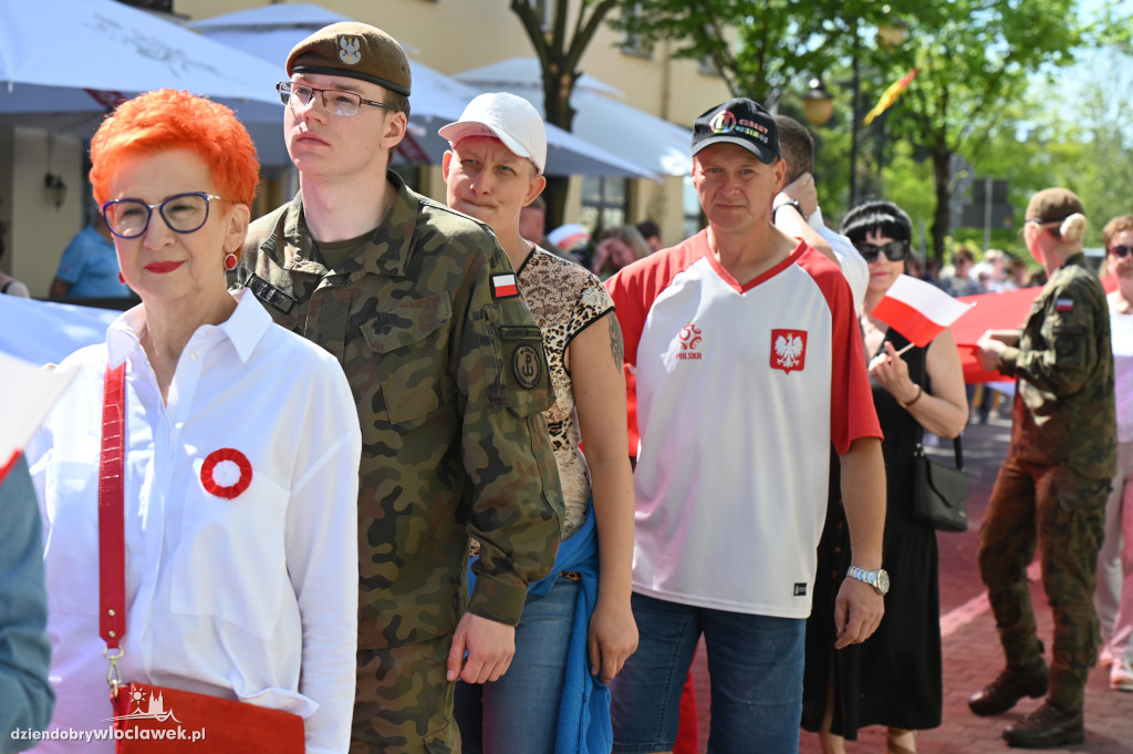 Przemarsz ze 100-metrową biało-czerwoną