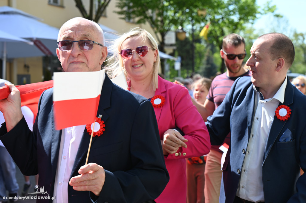 Przemarsz ze 100-metrową biało-czerwoną