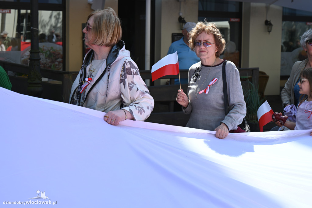 Przemarsz ze 100-metrową biało-czerwoną