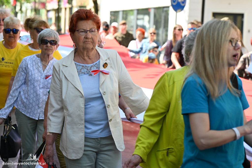 Przemarsz ze 100-metrową biało-czerwoną