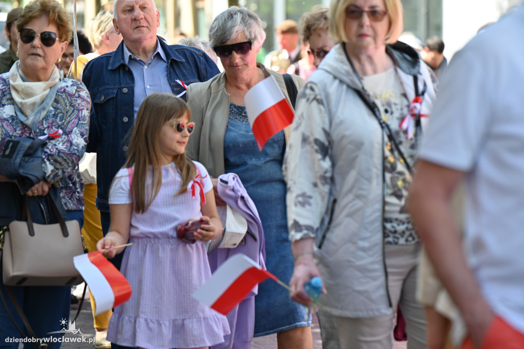 Przemarsz ze 100-metrową biało-czerwoną