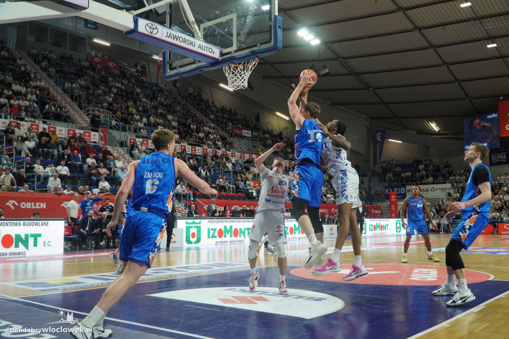 Anwil - MKS Dąbrowa Górnicza 95:91