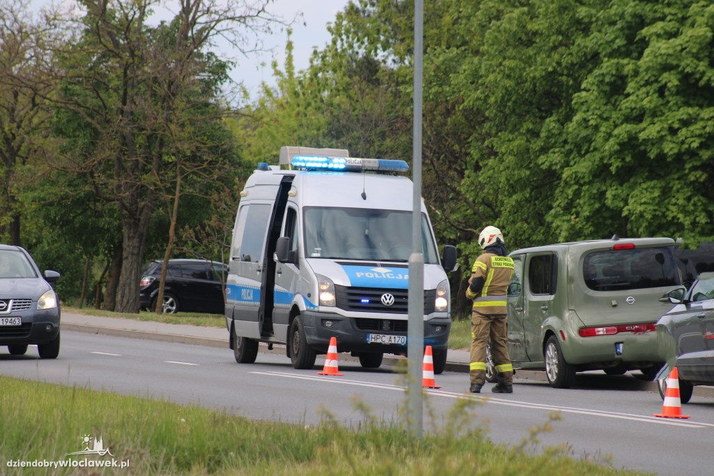 Zderzenie trzech samochodów osobowych w Nowej Wsi