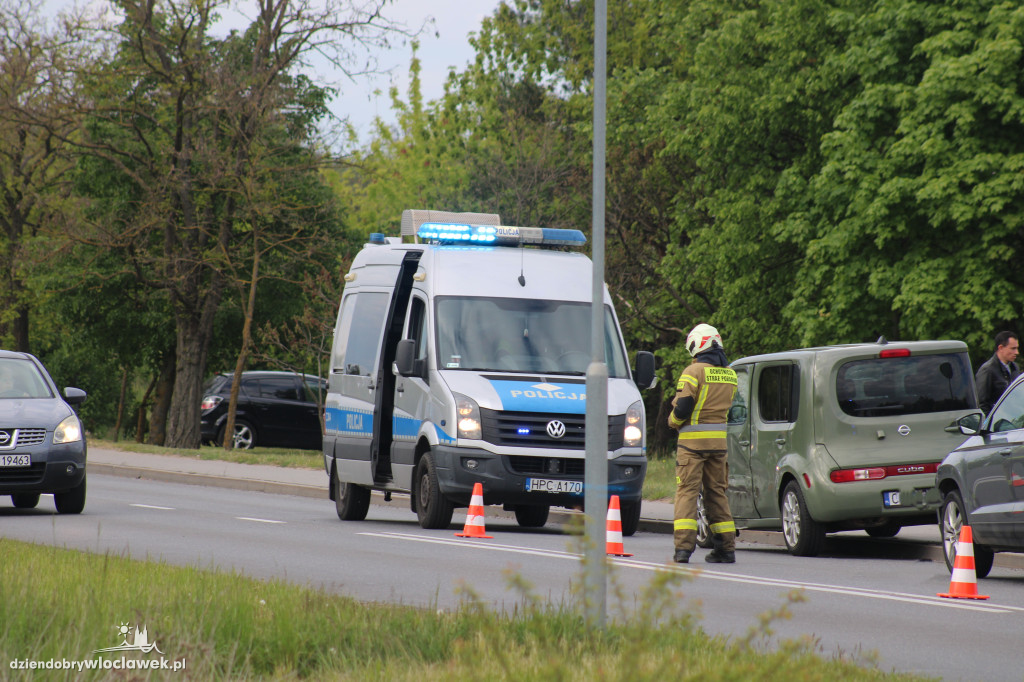 Zderzenie trzech samochodów osobowych w Nowej Wsi