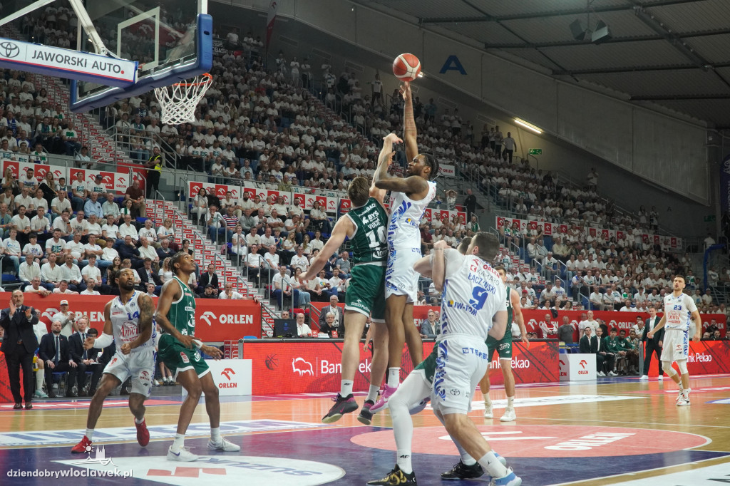 Anwil przegrywa 2 punktami z Legią