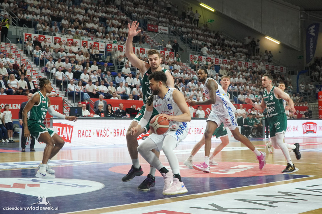 Anwil przegrywa 2 punktami z Legią