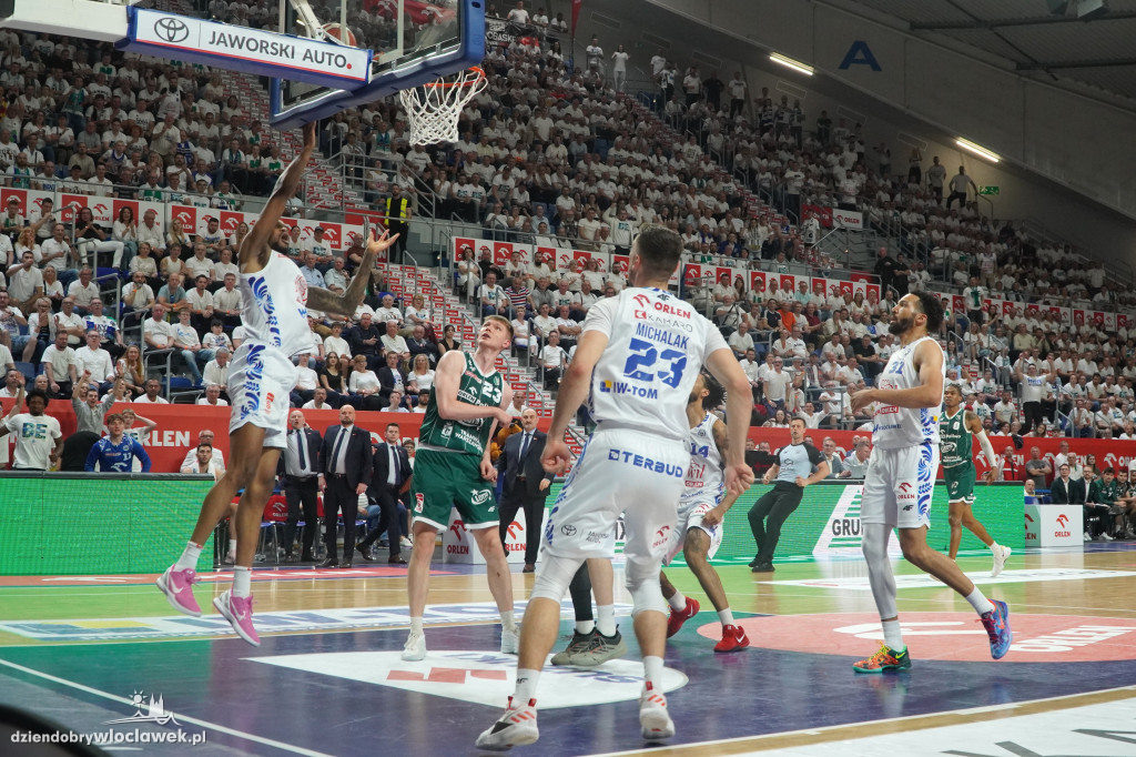 Anwil przegrywa 2 punktami z Legią