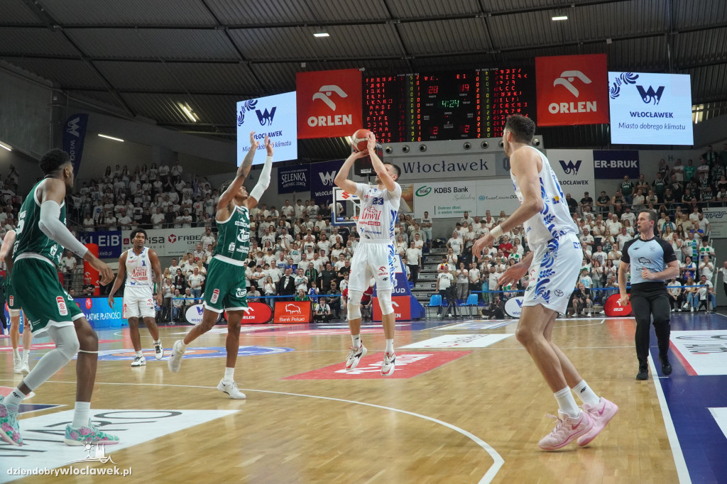 Anwil przegrywa 2 punktami z Legią