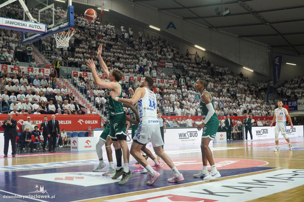 Anwil przegrywa 2 punktami z Legią