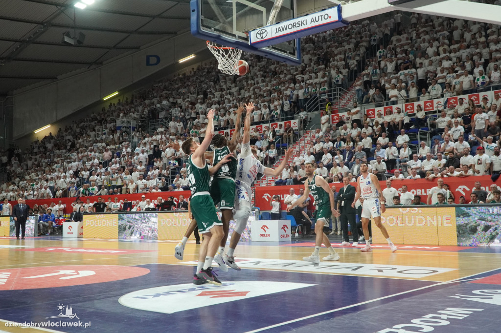 Anwil przegrywa 2 punktami z Legią