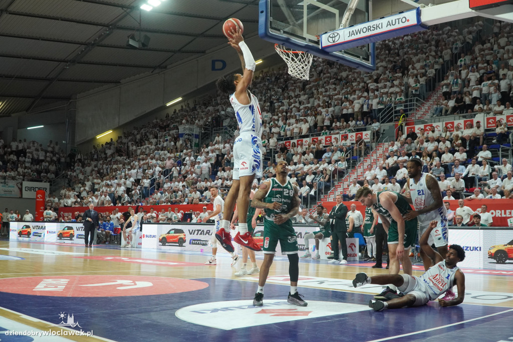 Anwil przegrywa 2 punktami z Legią