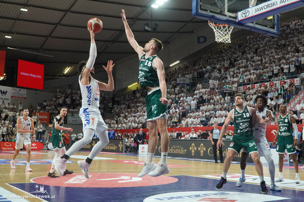 Anwil przegrywa 2 punktami z Legią