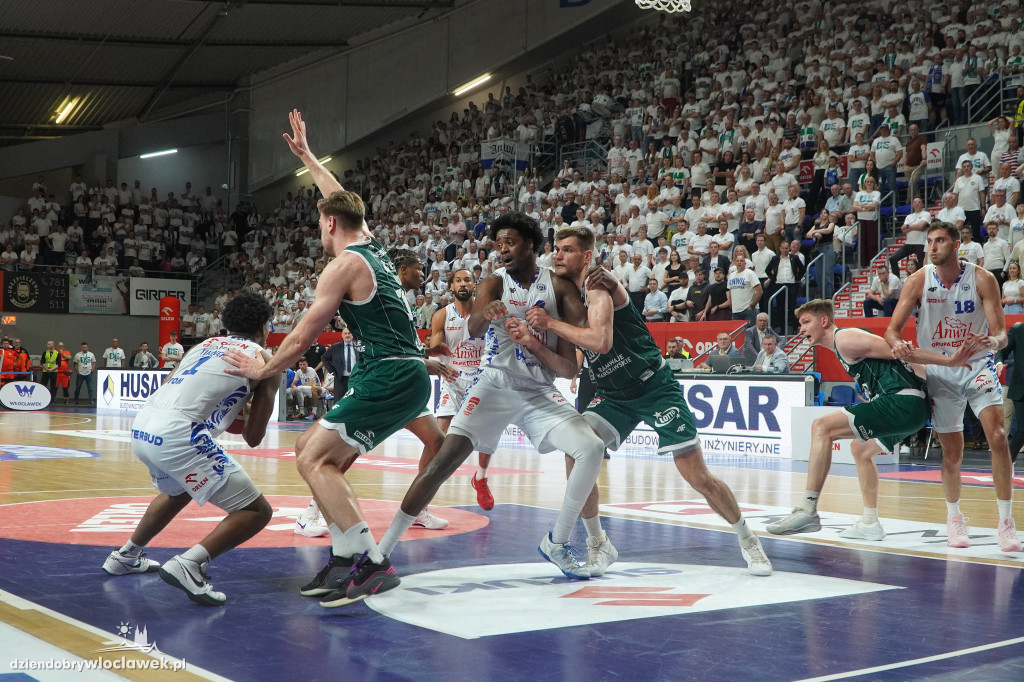 Anwil przegrywa 2 punktami z Legią