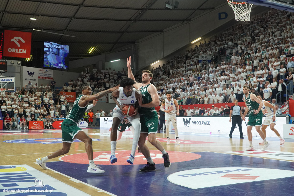 Anwil przegrywa 2 punktami z Legią