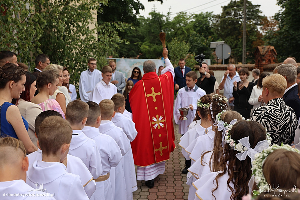 Komunia: Parafia pw. św. Dominika w Chodczu