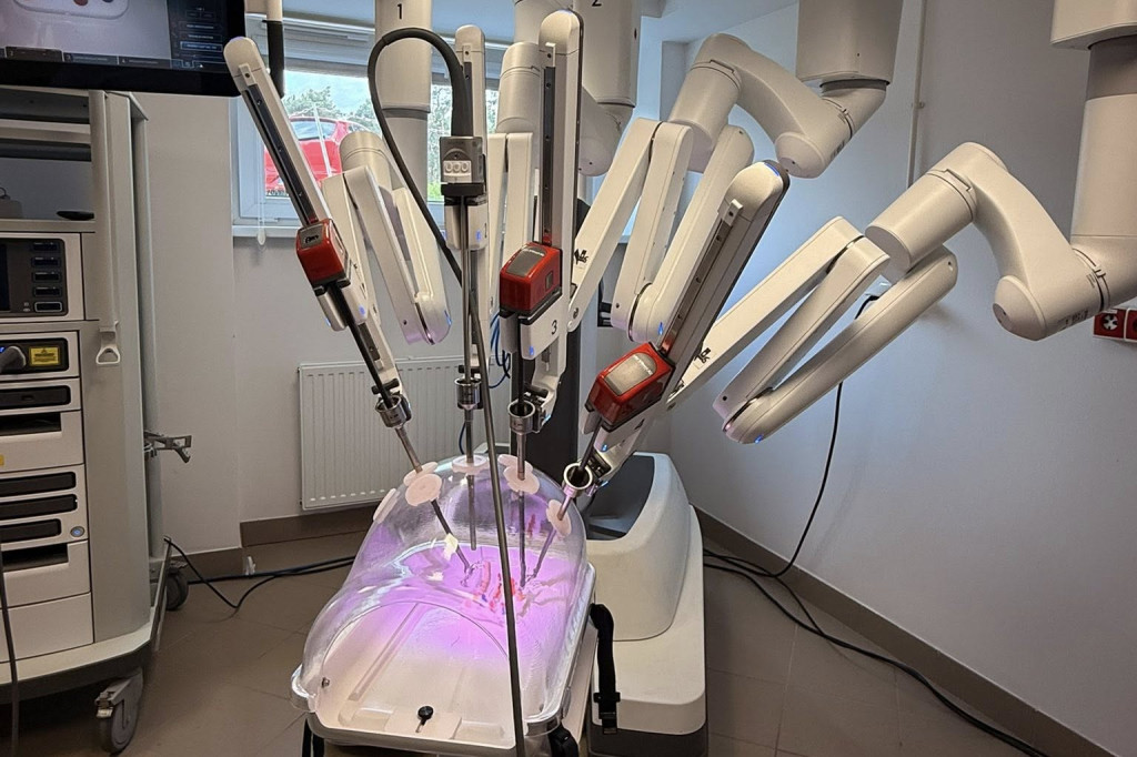Szpital we Włocławku testuje robota Da Vinci