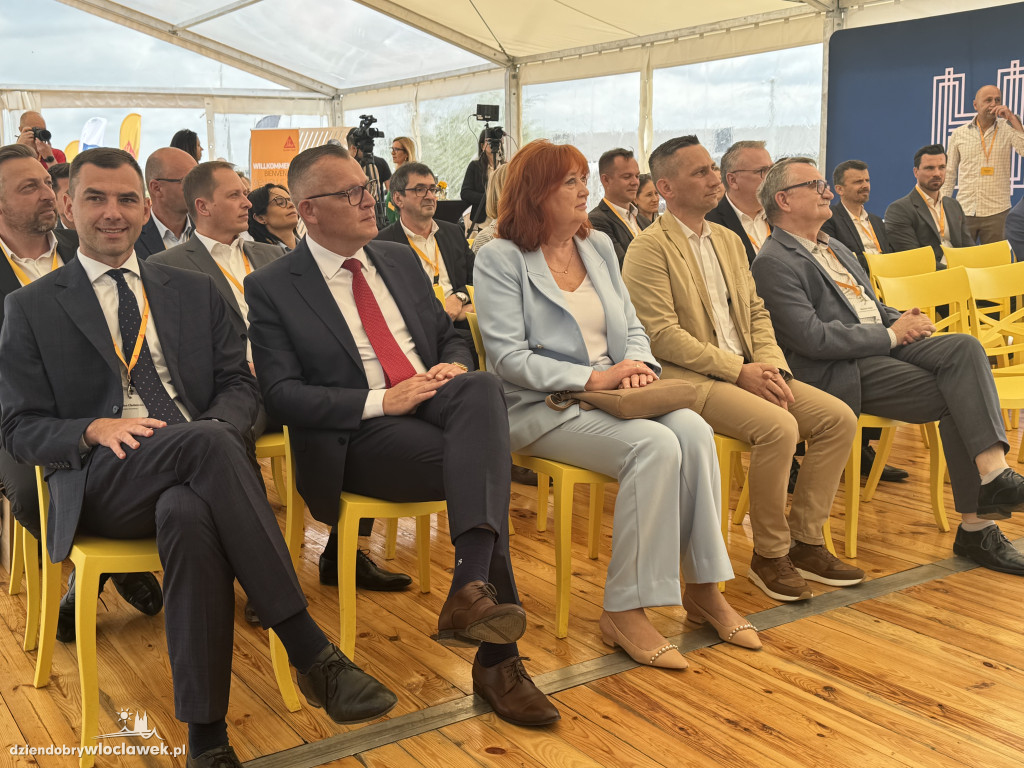 SIKA  z kamieniem węgielnym