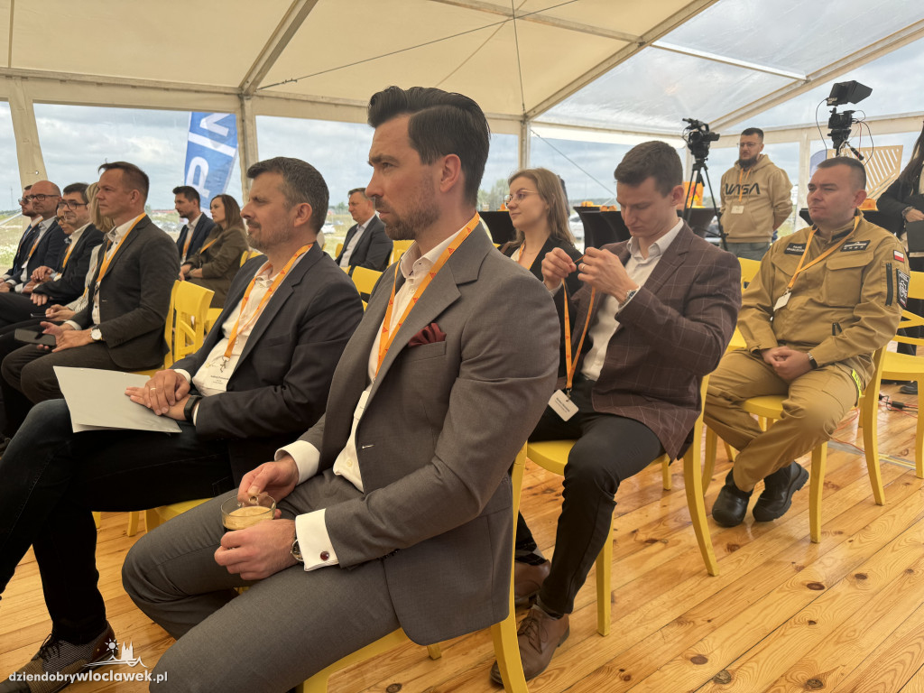 SIKA  z kamieniem węgielnym