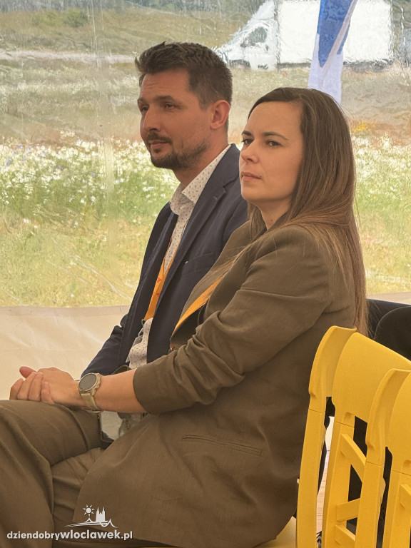SIKA  z kamieniem węgielnym