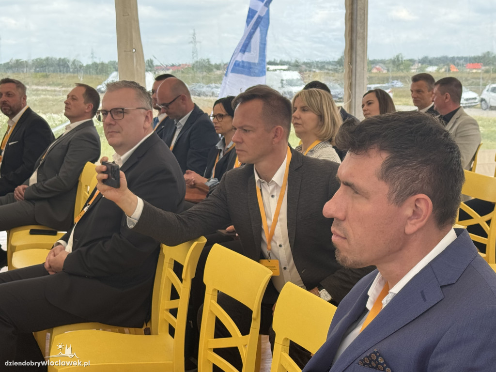 SIKA  z kamieniem węgielnym