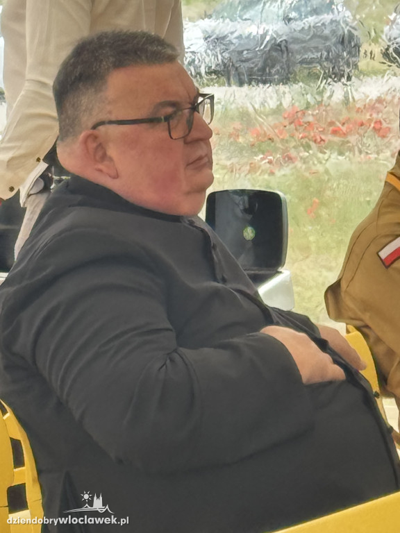SIKA  z kamieniem węgielnym