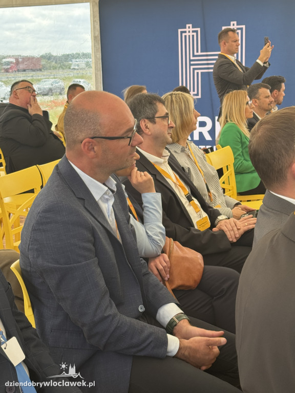 SIKA  z kamieniem węgielnym