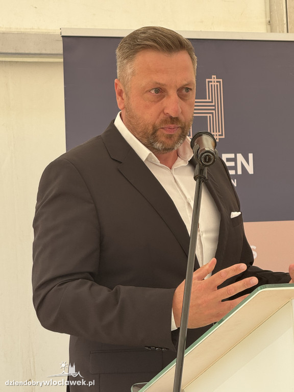 SIKA  z kamieniem węgielnym
