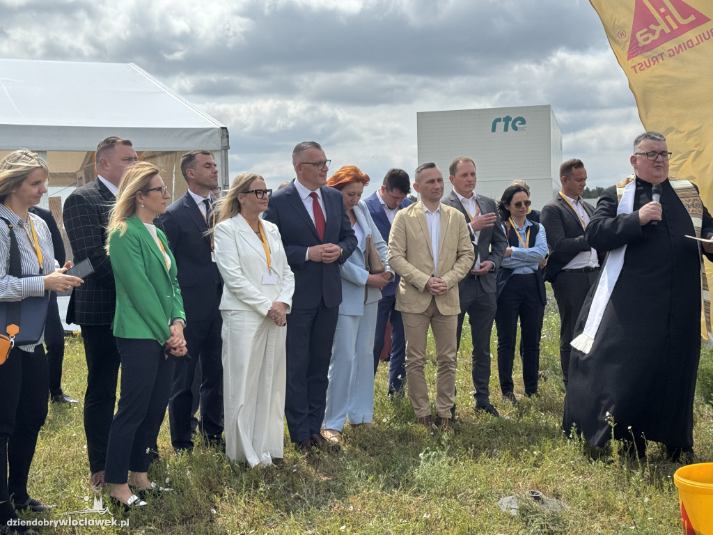 SIKA  z kamieniem węgielnym