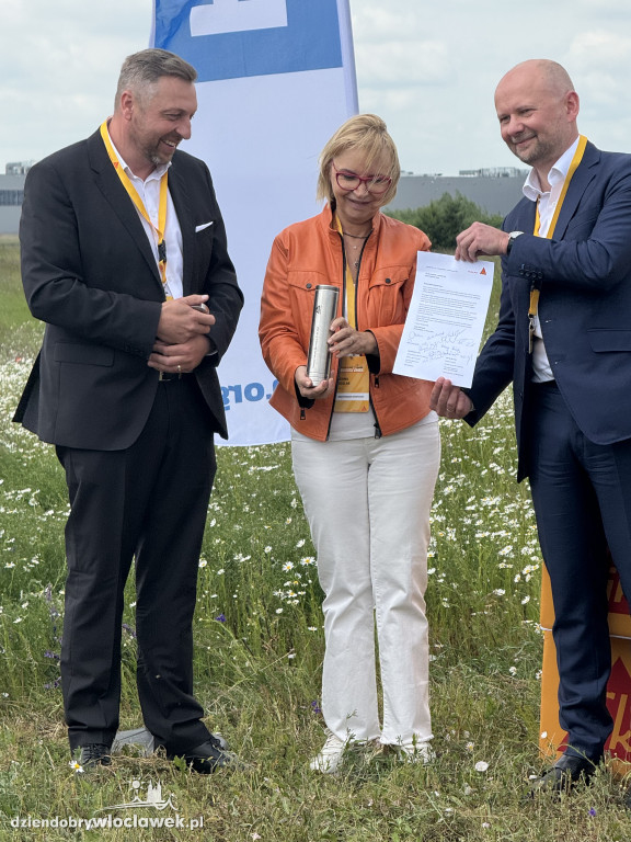 SIKA  z kamieniem węgielnym