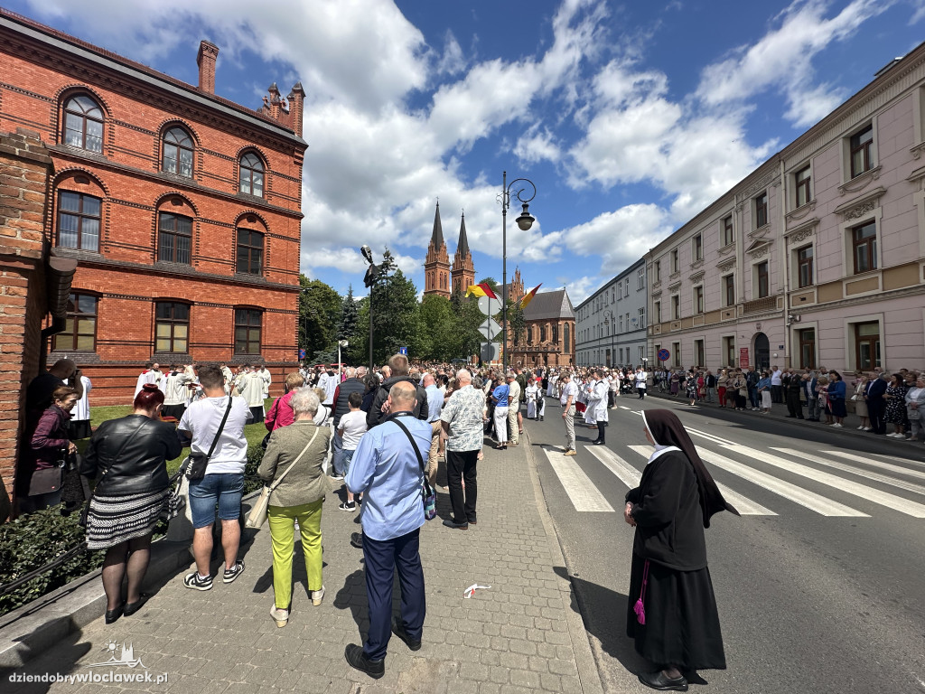 Boże Ciało 2025 - procesja ulicami miasta