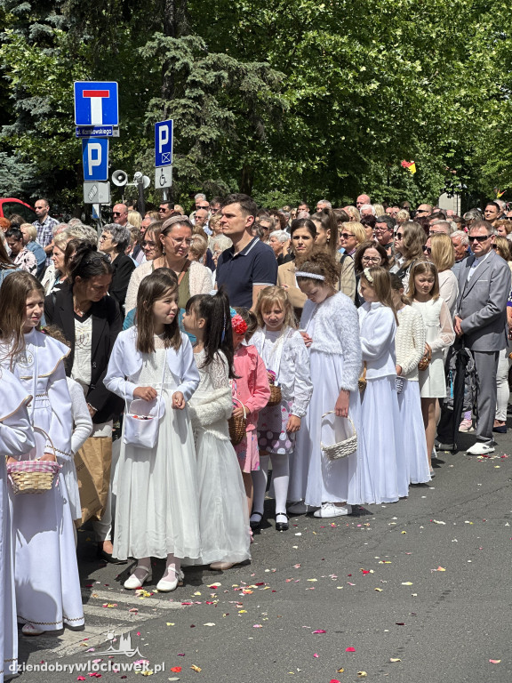Boże Ciało 2025 - procesja ulicami miasta
