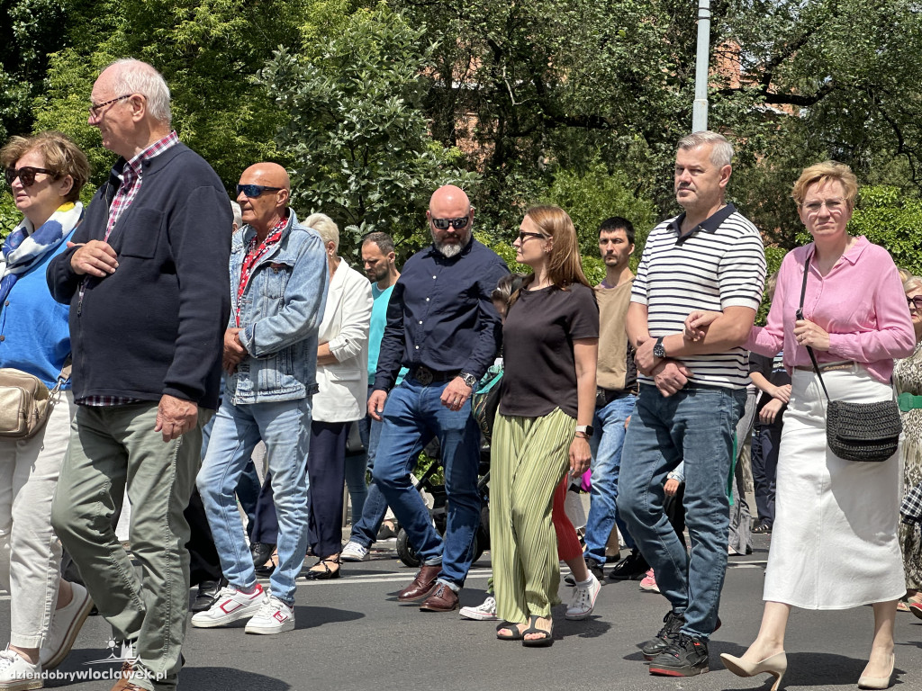Boże Ciało 2025 - procesja ulicami miasta