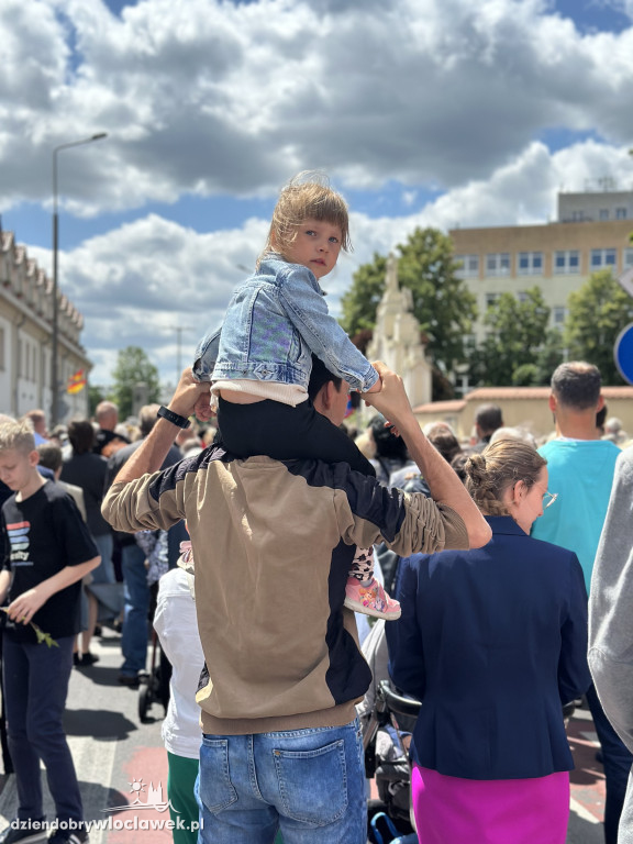 Boże Ciało 2025 - procesja ulicami miasta