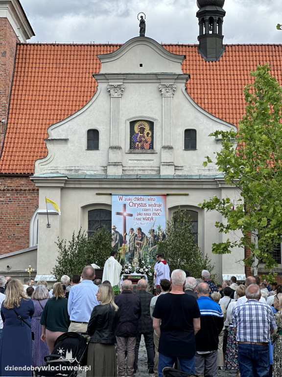 Boże Ciało 2025 - procesja ulicami miasta