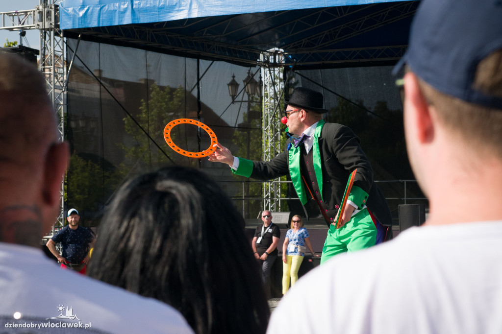 Teatry uliczne na Starym Rynku